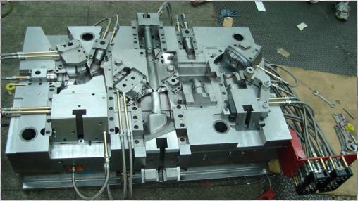 Manufacturer & exporter of plastic injection mold/mould