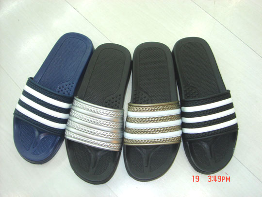 MEN SLIPPER