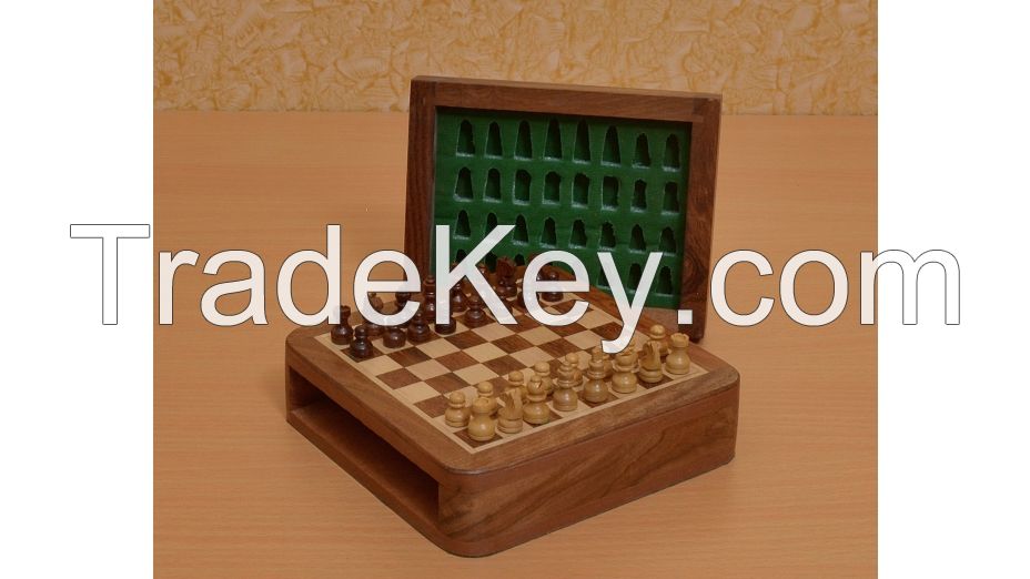 Travel Series Wooden Magnetic Chess Set in Shesham wood - M0001