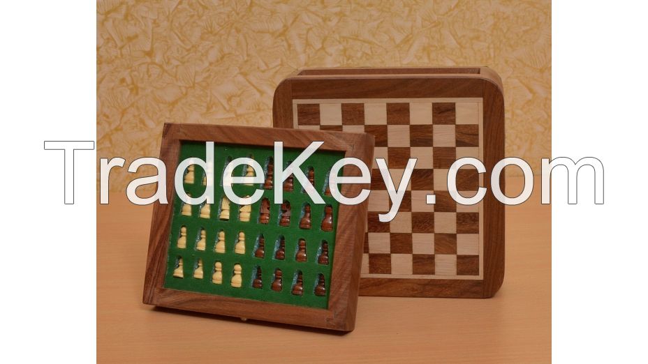 Travel Series Wooden Magnetic Chess Set in Shesham wood - M0001