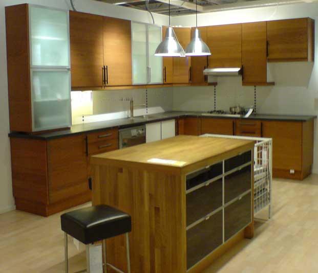 tradational kitchen cabinet