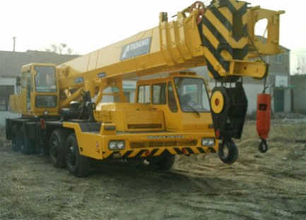 second hand crane and other construction machinery under good conditio