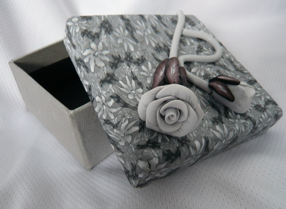 Paper Gift Box Coated with Polaymer Clay