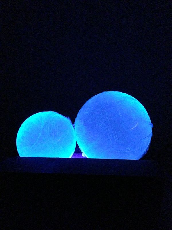 UV contact juggling acrylic balls