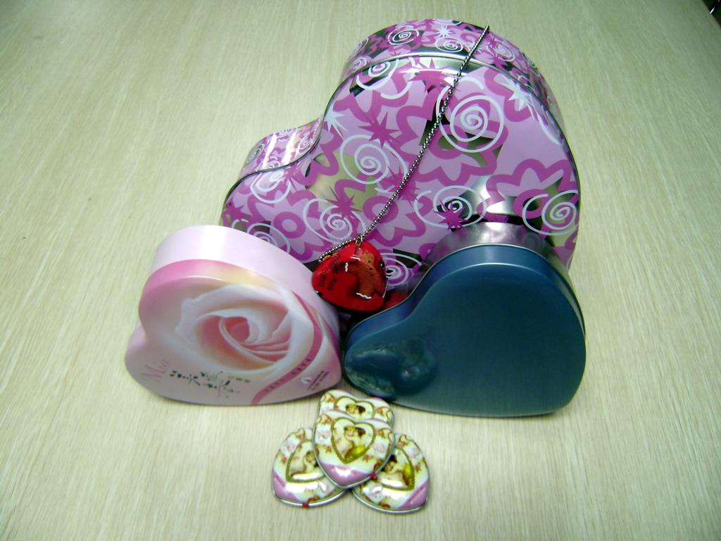 tinbox, heart shape tin,