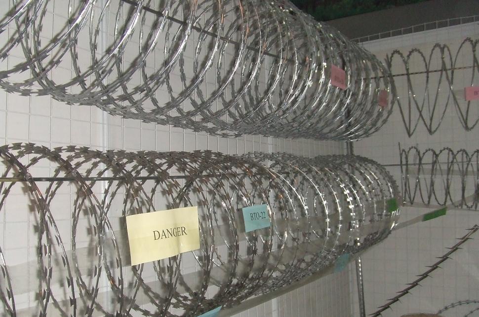 razor wire