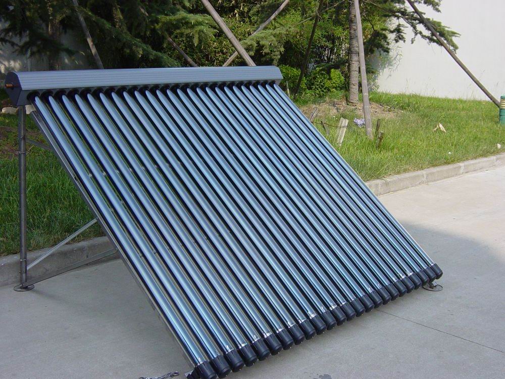 Heat pipe solar collector