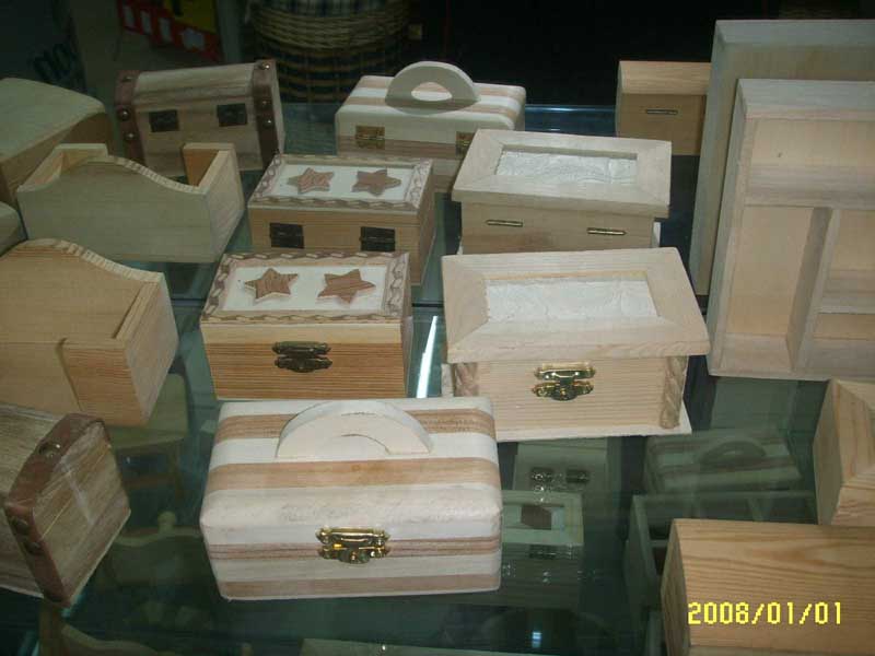 wooden jewelry case