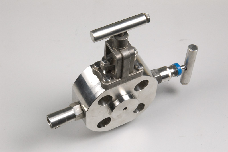 monoflange valve