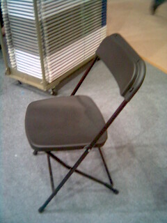 FOLDING CHAIR