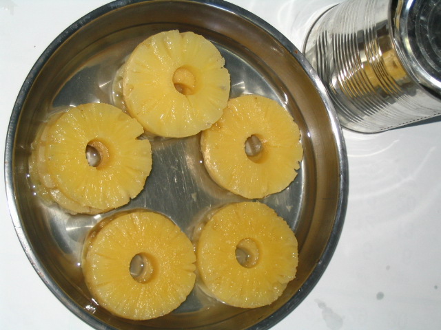 canned pineapple