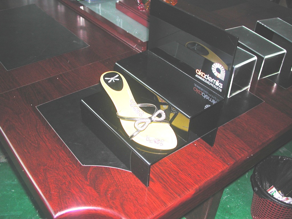 Shoes display stand