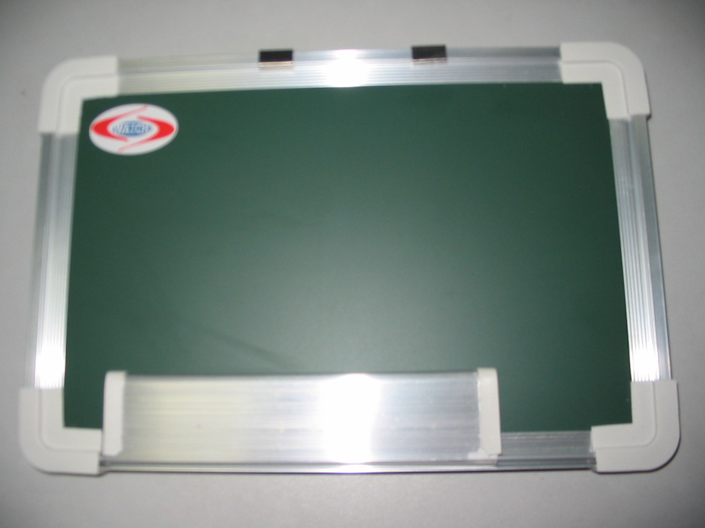 offer white board, black board and cork board