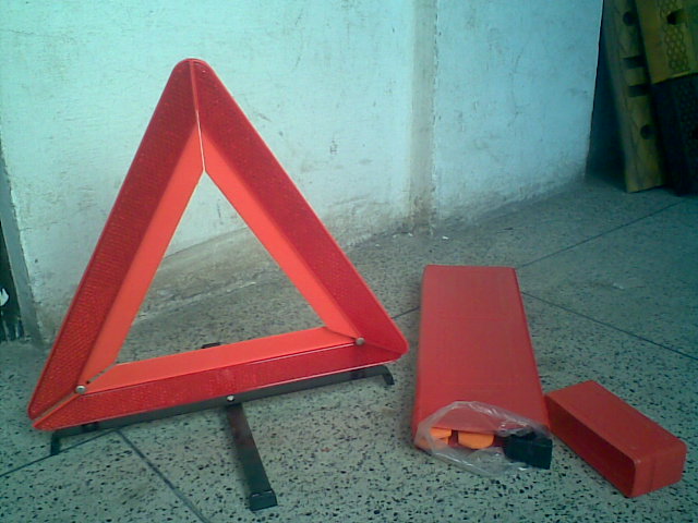 WARNING TRIANGLE