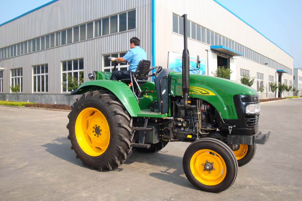 Bidirectional driven tractor