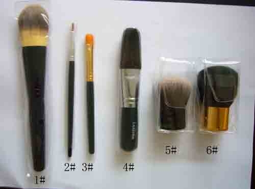 Powder Brush