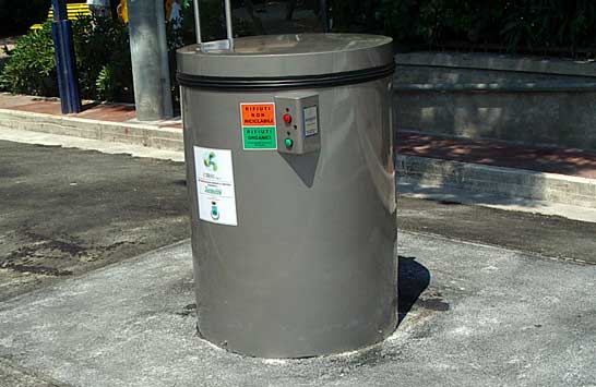 Underground waste separation and recycling unit