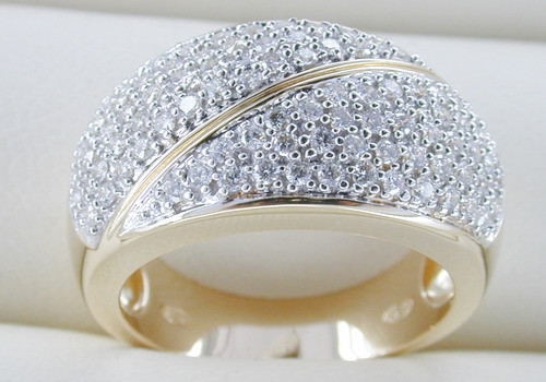 Diamond fashion ring