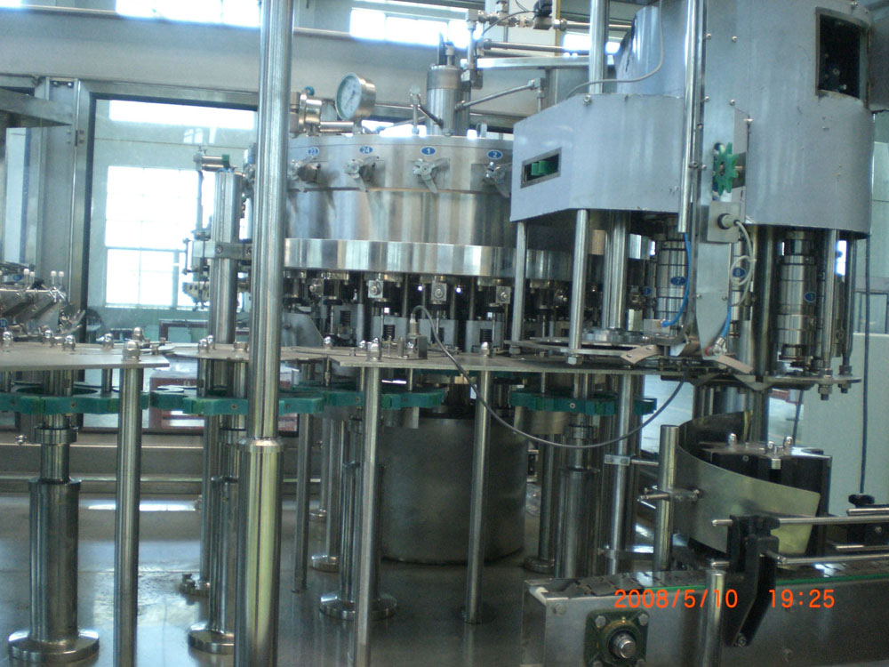 carbonated beverage filling machine