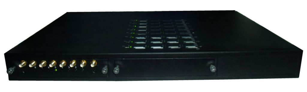 GSM CDMA WCDMA 8 Port 64 SIM Rotation VOIP Gateway