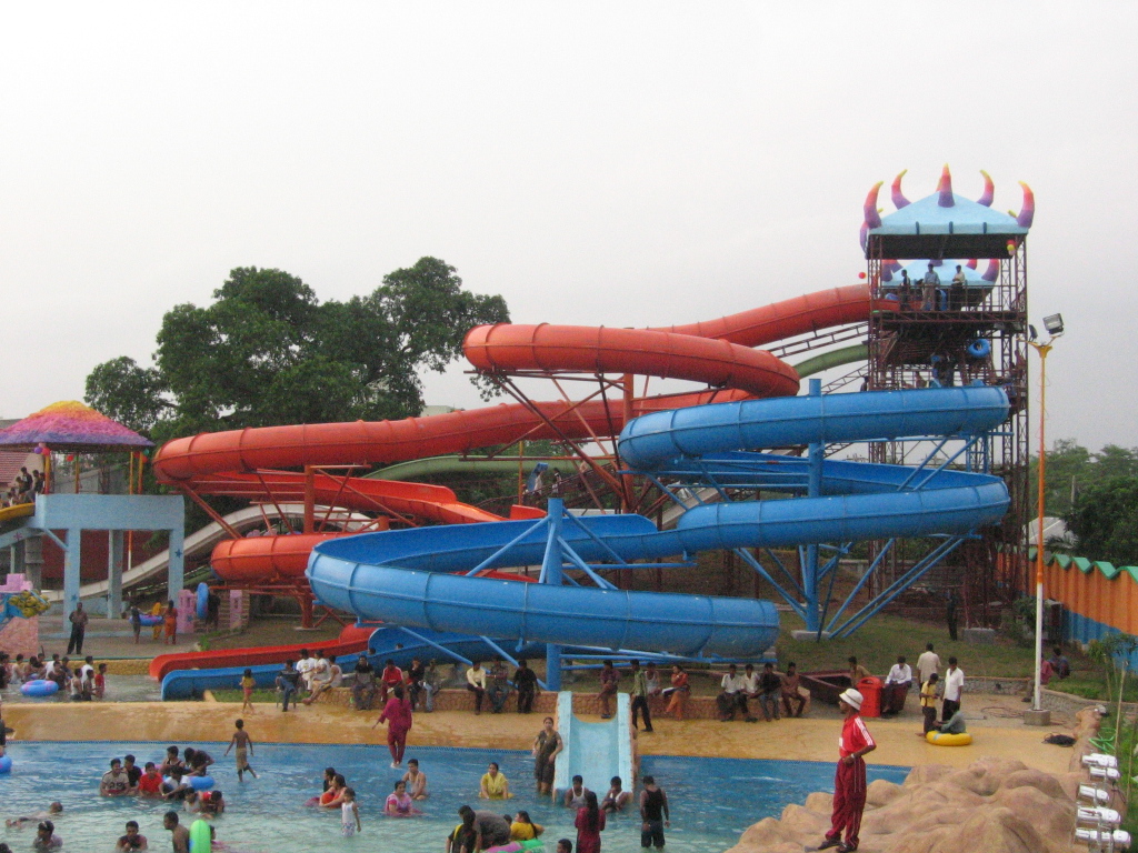 water slide and water park equipment