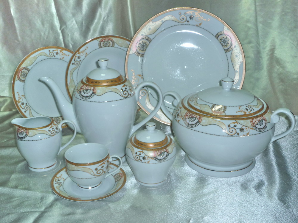 chinaware, ceramic, porcelain dinner set