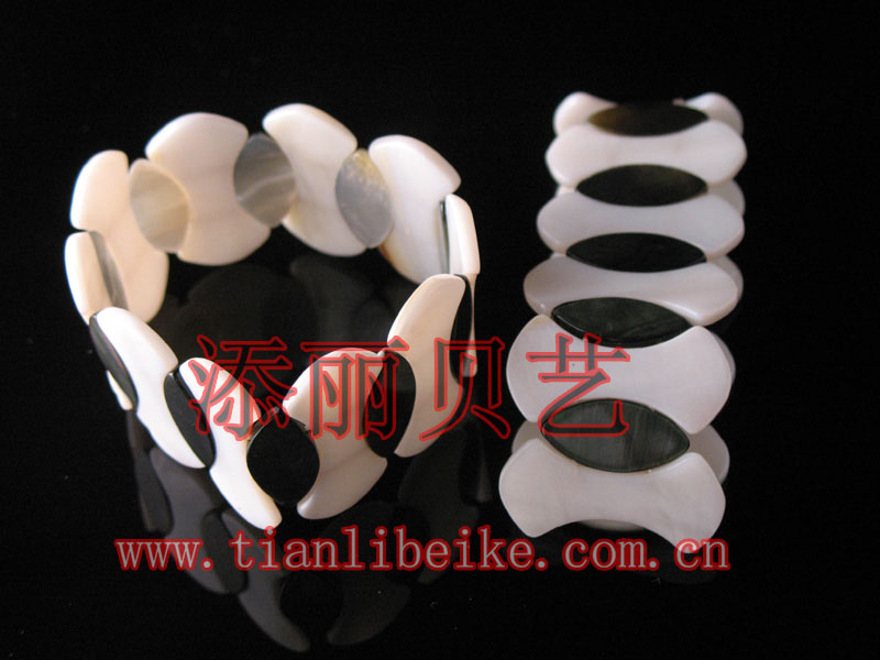 shell bracelet