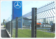 wire mesh fence