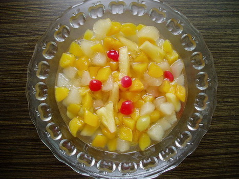 canned fruits cocktail