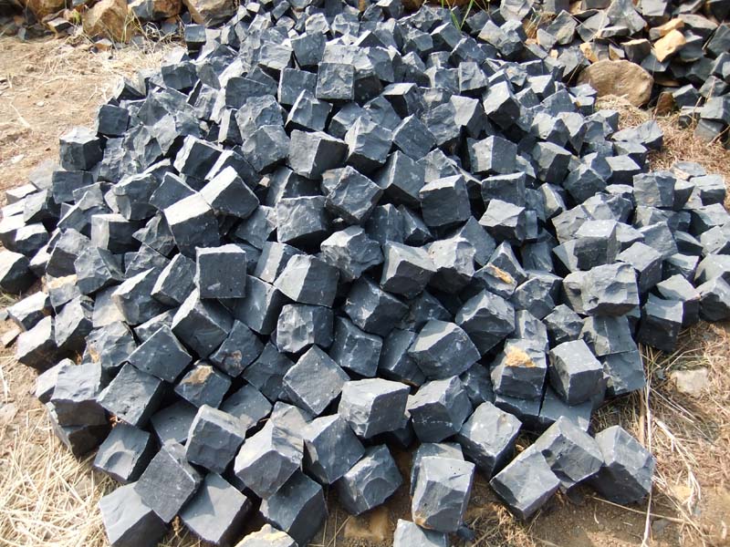 Black cobblestone/paving stone/cubestones