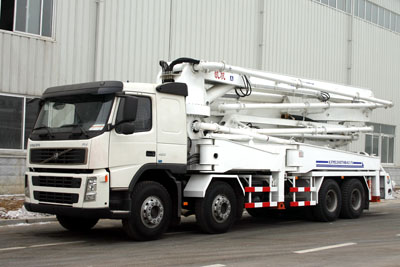 Concrete pump truck