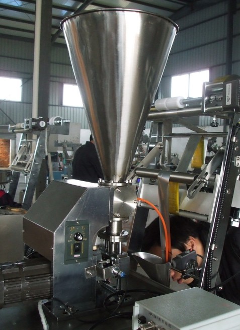 Liquid Packaging Machine for 3 Side Sealing