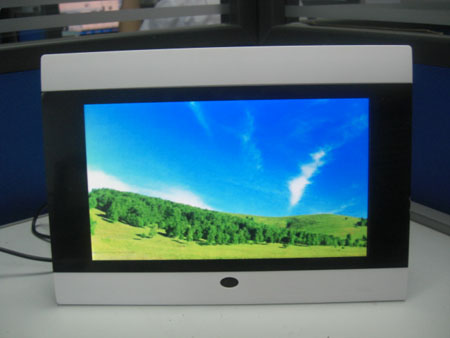 7.0-inch digital photo frame