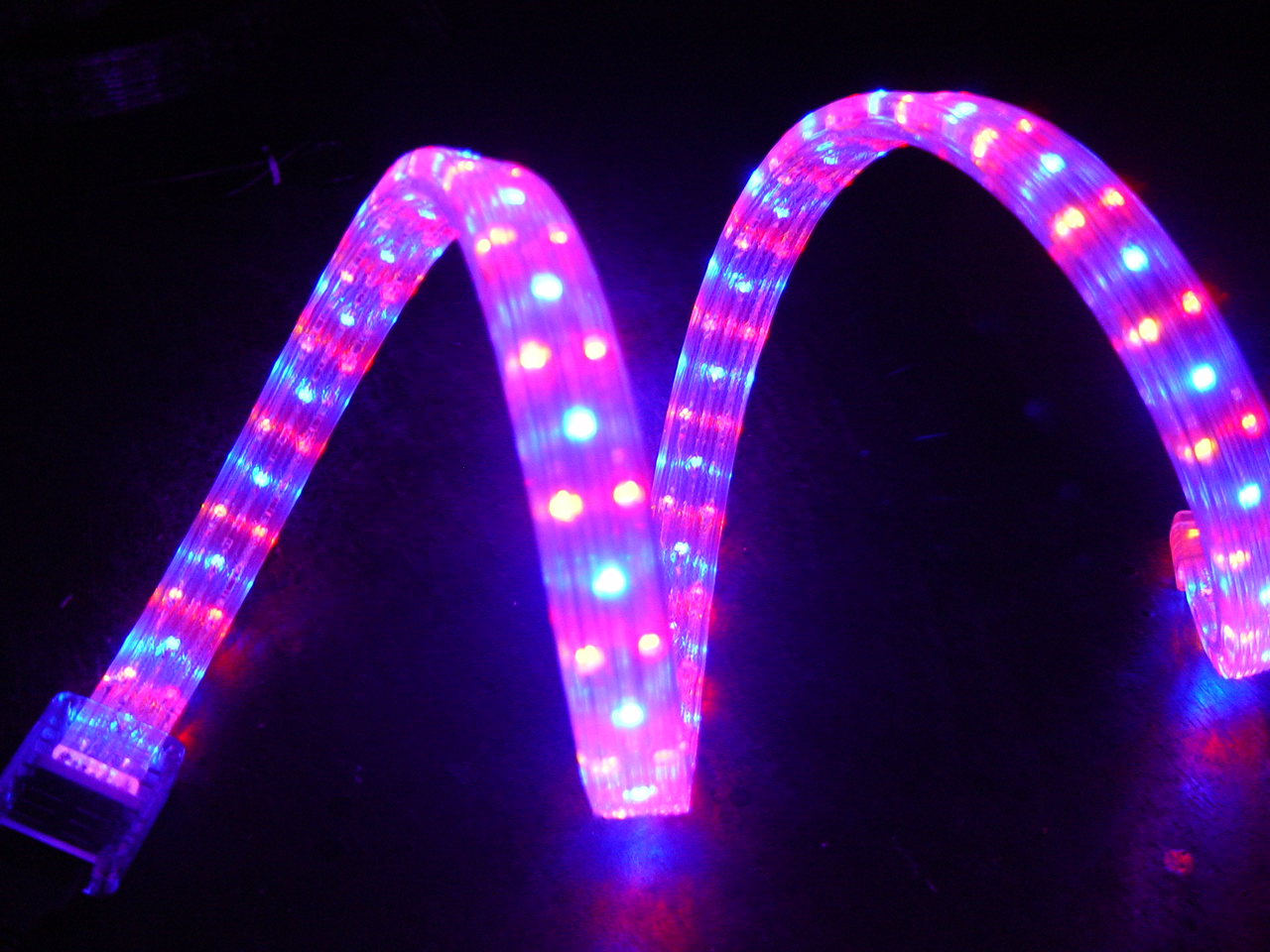 LED 2 wire Flexing Rope light (round shape)
