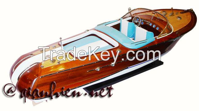 WOODEN RIVA AQUARAMA SPEED BOAT MODEL