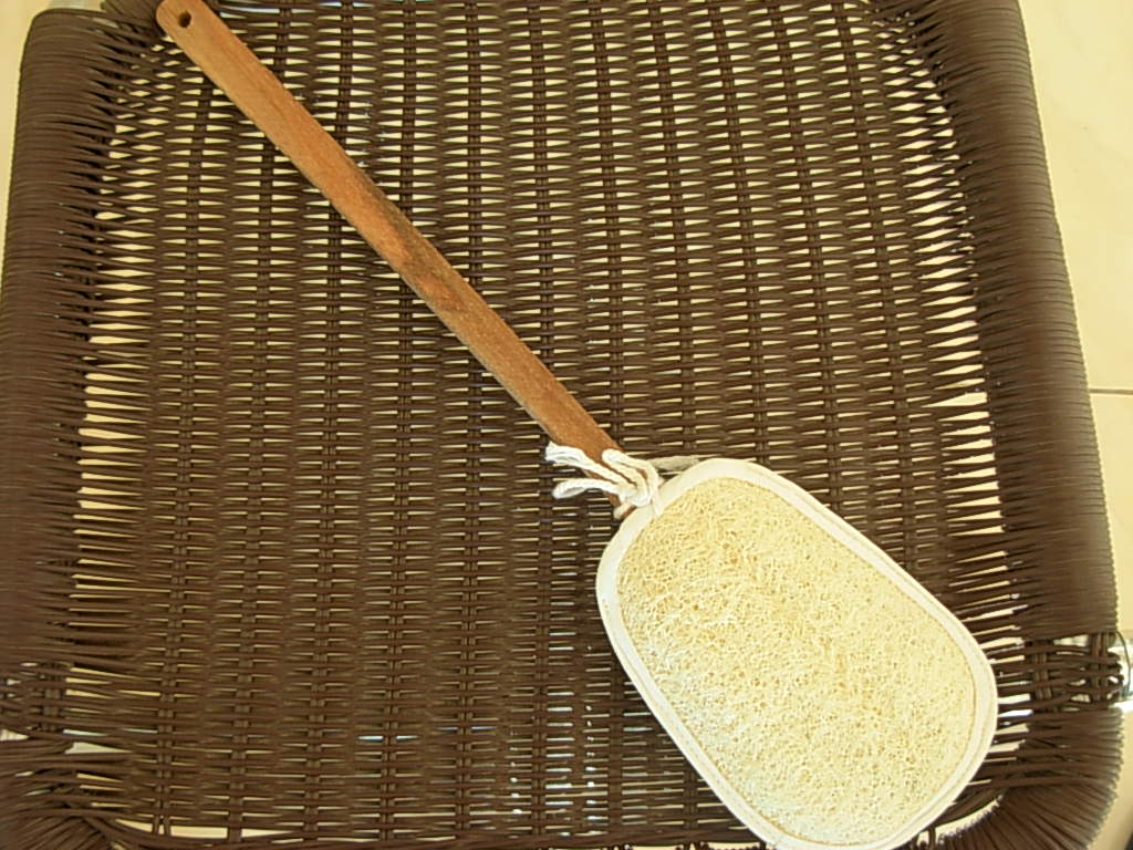 Loofah Bath Sponge with wood handle