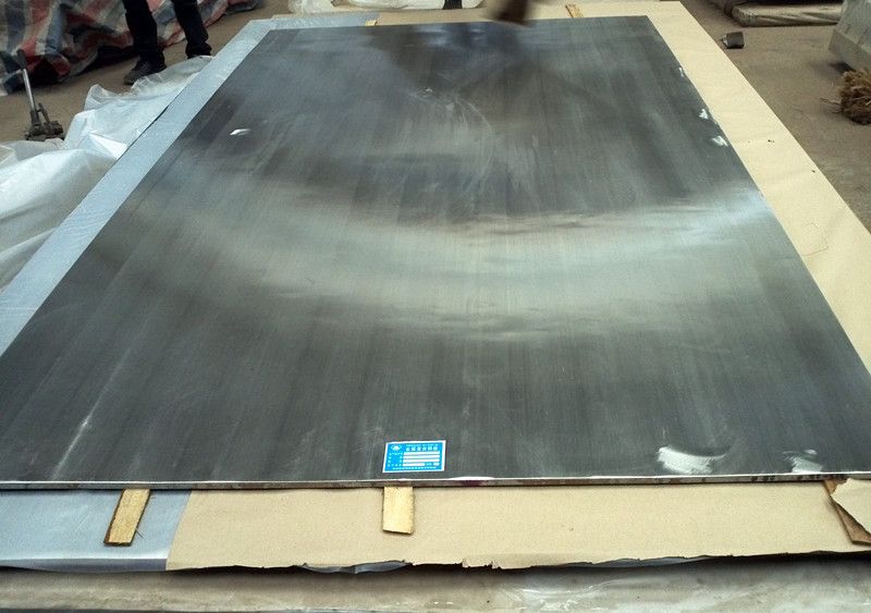 clad plate with explosive bonding