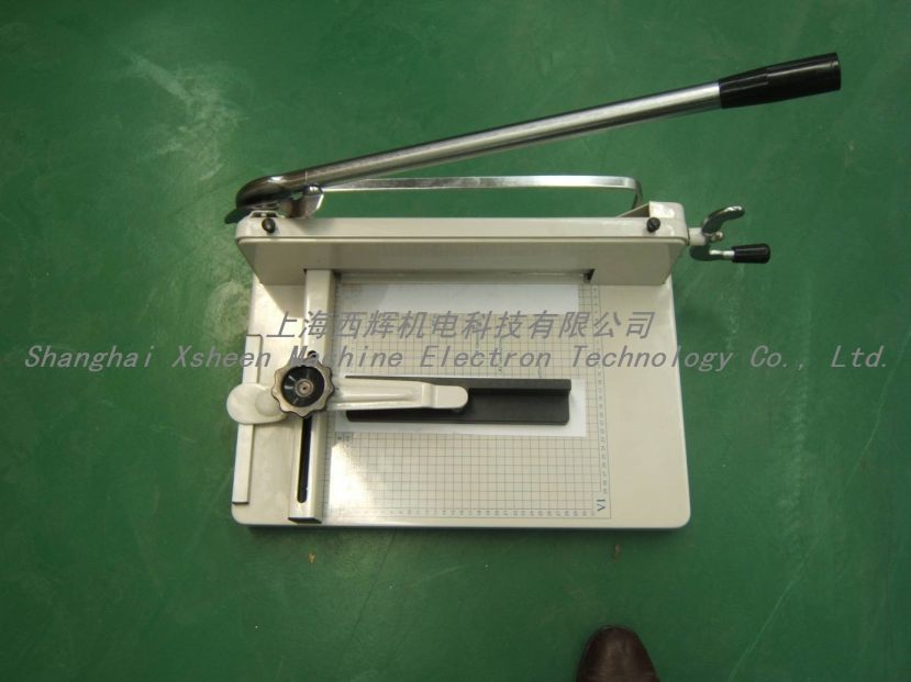A3/A4 size manual paper cutter