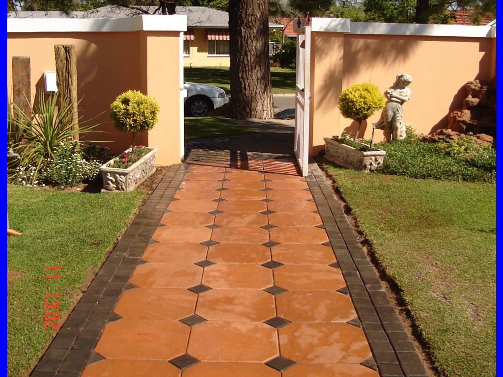 concrete casting molds in plastic By Henque 3267, South Africa