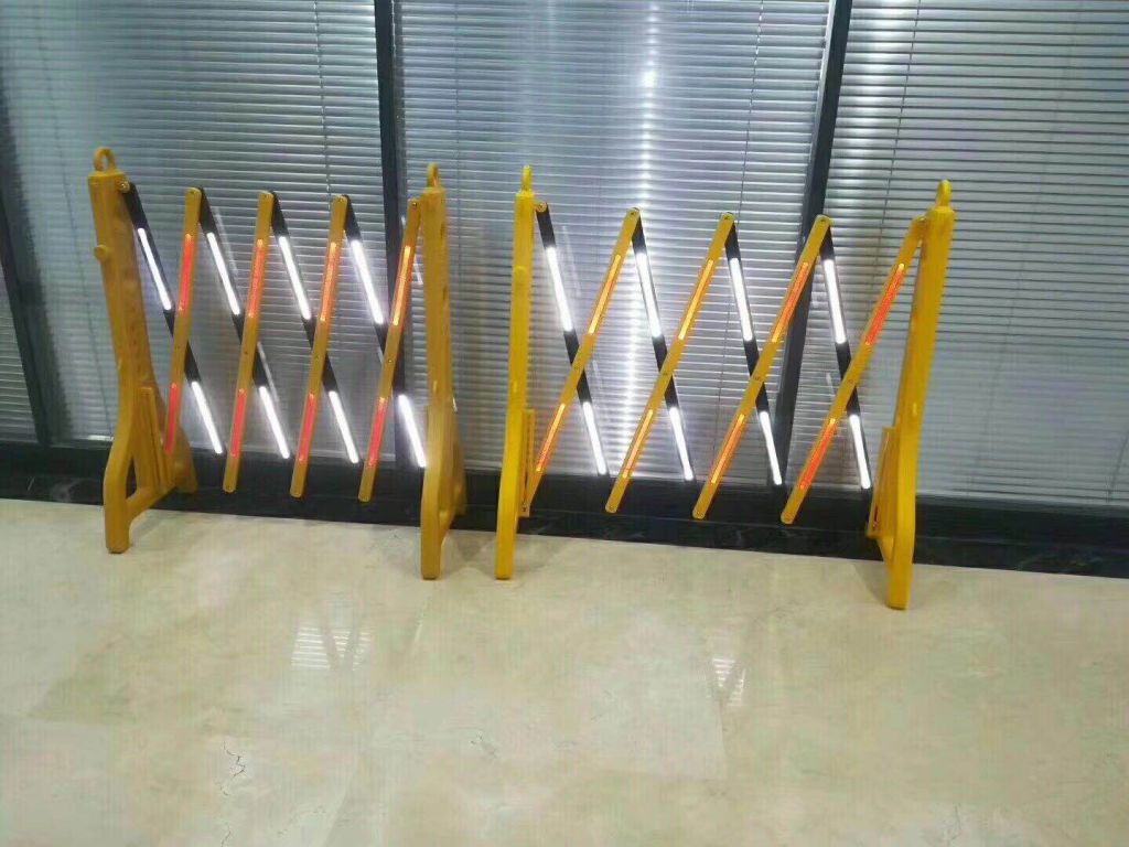 Expandable Plastic Barrier