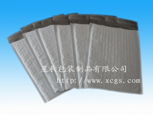 Co-extruded poly  bubble Mailer