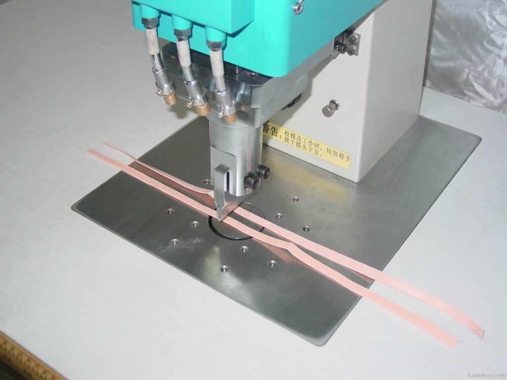 Ultrasonic Cuttiing Machine