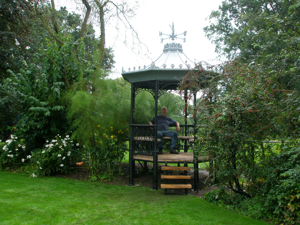Small bandstand with oak floor
