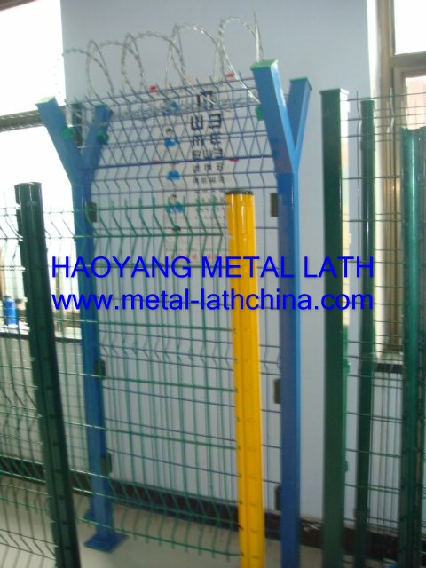 wire mesh fence