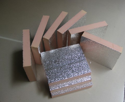 Pre-insulated phenolic foam duct panel