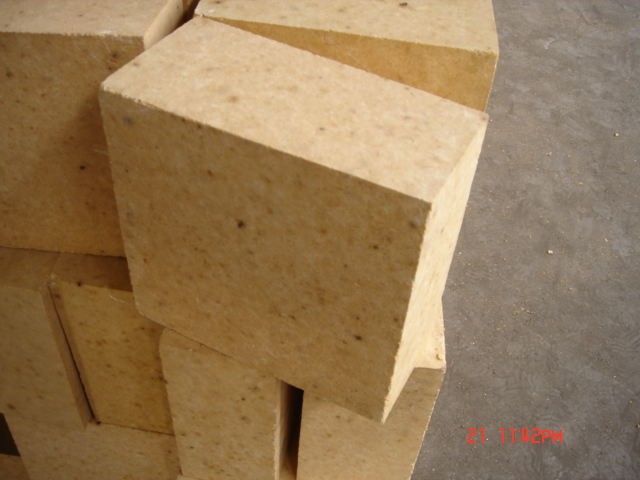 High alumina bricks