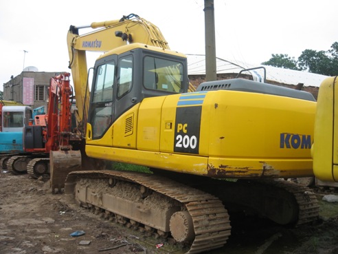 KOMATSU PC200-6 PC200-7 excavator