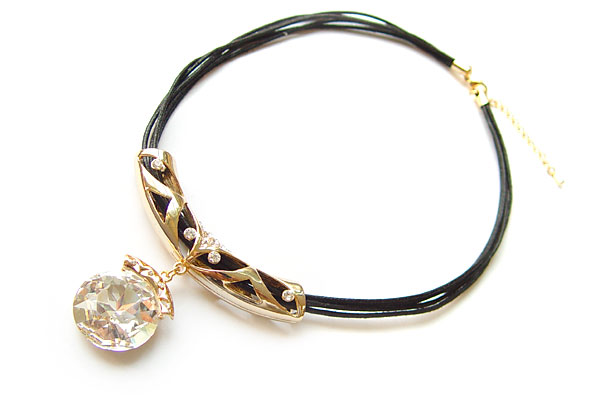 key chain, Necklace, earring, bracelet, brooch, bangle, jewelry set