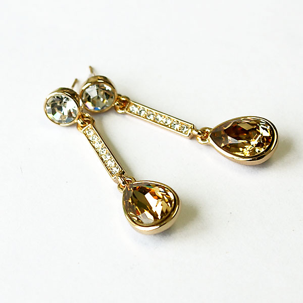key chain, necklace, earring, bracelet, brooch, hair ornaments, jewelry set