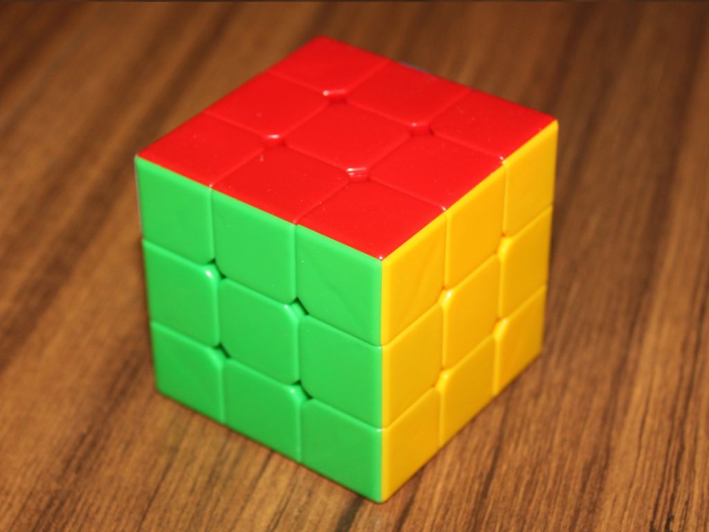 Free shipping! Hotsell Dayan V5 zhanchi 3x3x3 speed cube stickerless colored with ID card